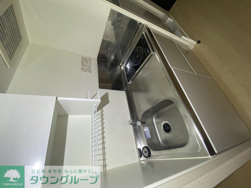 キッチン　仕様・設備は現況と異なる場合があります。現況優先。