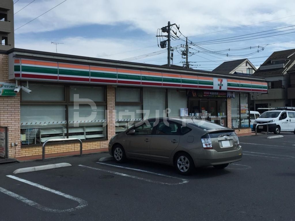 コンビニ　セブンイレブン草加吉町1丁目店（コンビニ）まで300m