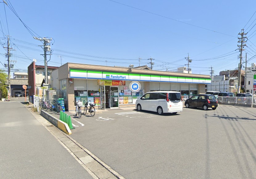 コンビニ　ファミリーマート 蟹江城店（コンビニ）まで11m