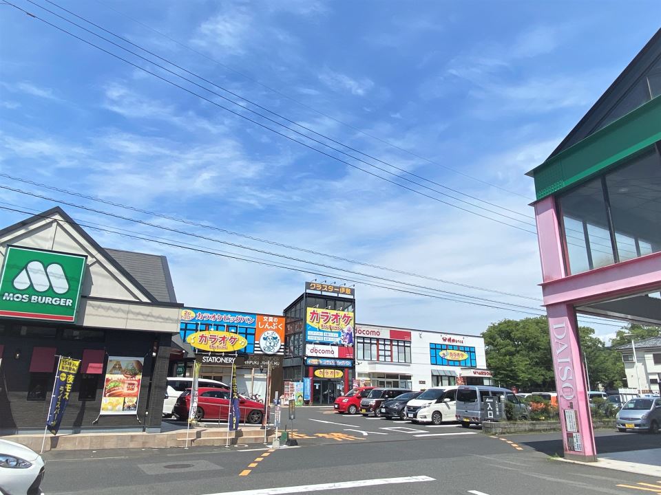 ショッピングセンター　クラスター伊敷（ショッピングセンター）まで120m