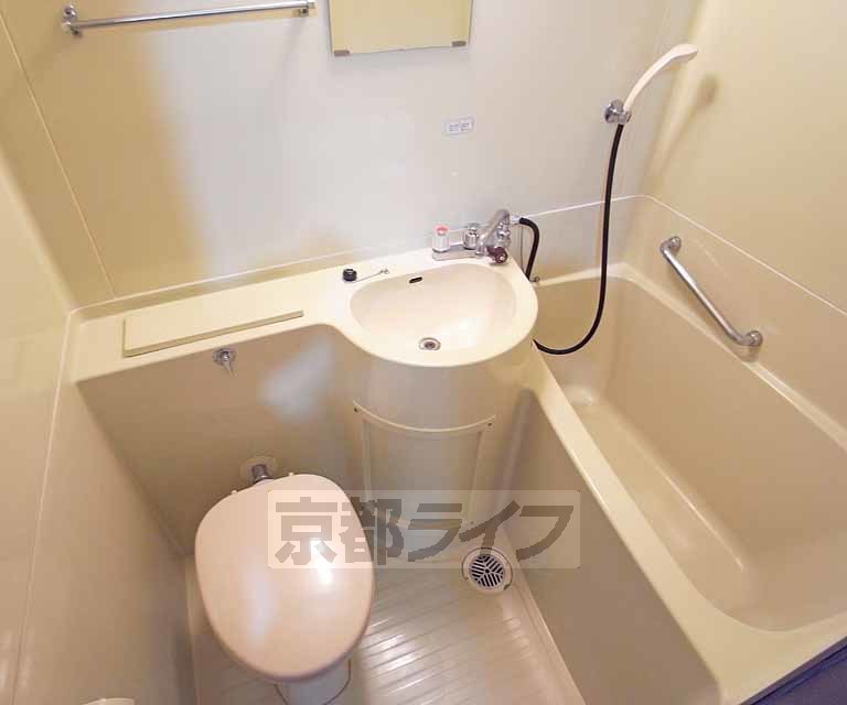 バス・シャワールーム　凸凹のあまり無いＵＢです。