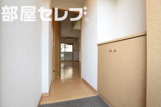 玄関　玄関からの写真