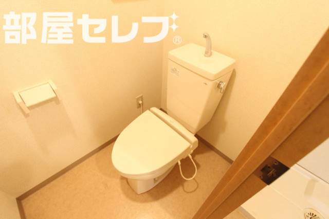 トイレ　ウォシュレット付きのトイレ