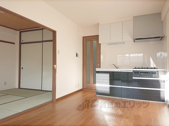 キッチン　下駄箱