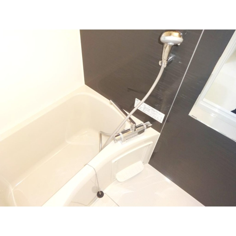 バス・シャワールーム　一日のお疲れをお取りくださいあませ。