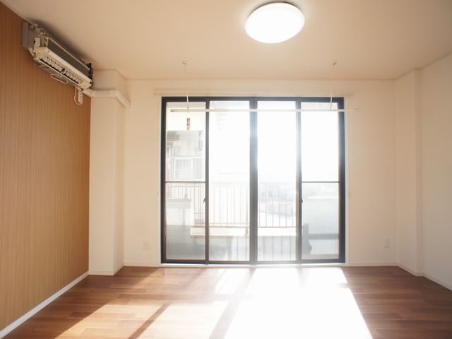 居室・リビング　快適に過ごせるエアコンが付いています♪