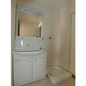 洗面設備　脱衣スペースもあります