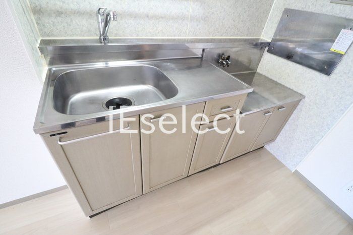 キッチン　作業スペースが広く取れますね♪