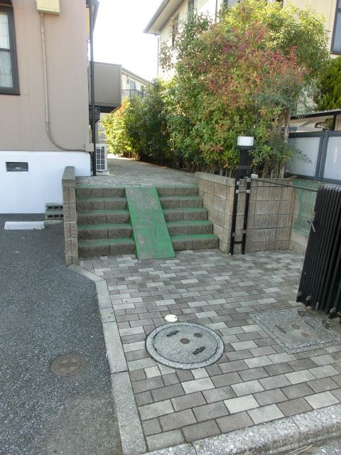 エントランス　エントランスポーチ