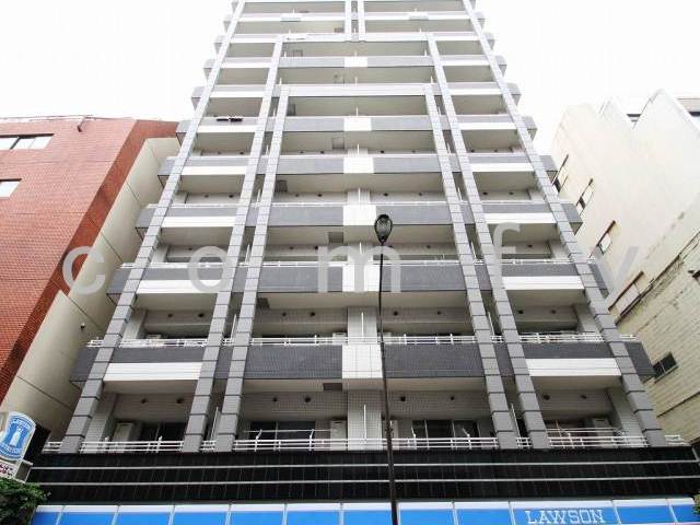 建物外観　タイル貼りの重厚感のある外観