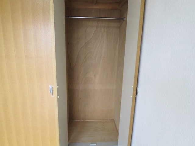 収納　洋服が掛けられる収納スペースです！