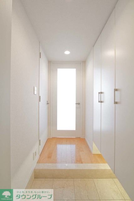 玄関　※写真は同タイプ住戸です。