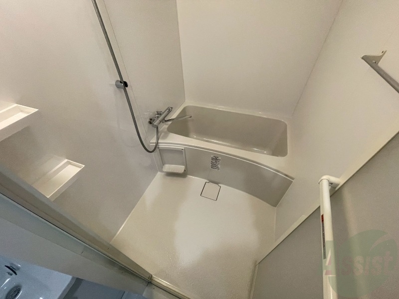 バス・シャワールーム　お風呂になります。一日の疲れを癒してくださいね。