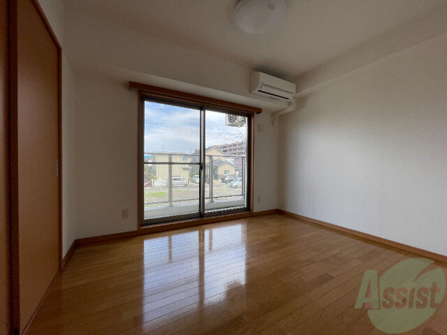 居室・リビング　リビングは陽当りが良く生活が楽しくなりそうです。