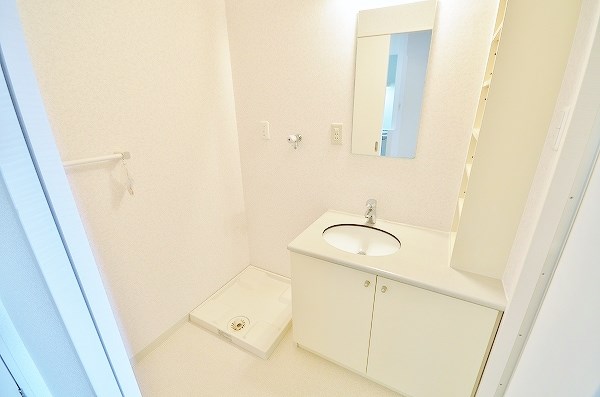 洗面設備　★洗面化粧台＆室内洗濯機置場★