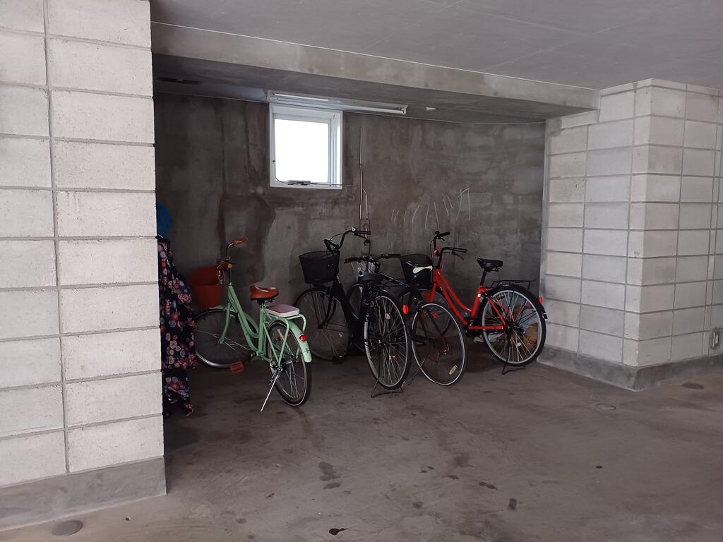 その他共有部分　屋根付き駐輪場