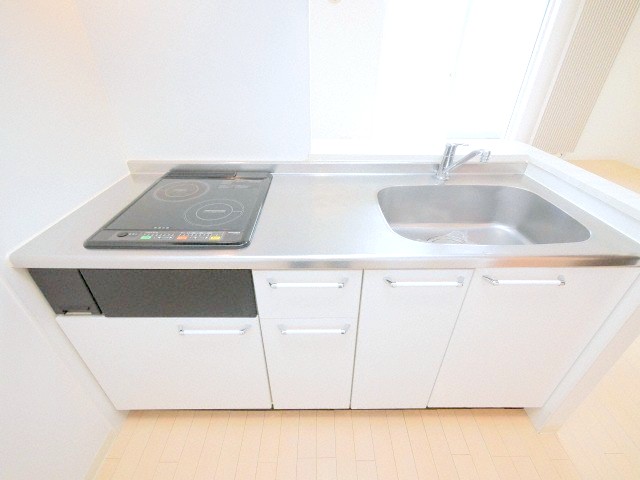 キッチン　対面式のシステムキッチンです♪