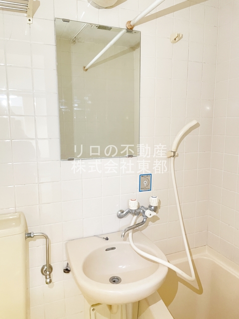 洗面設備　洗面ボウルと鏡もございます☆