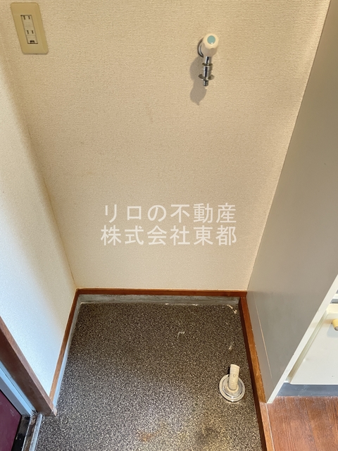 その他　洗濯機置き場は室内にあるので雨に濡れる心配はありません。