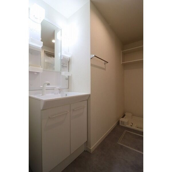 洗面設備　※同タイプ