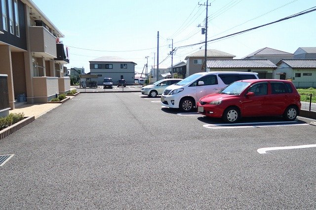 駐車場　車をお持ちの方に嬉しい駐車場付きの物件です