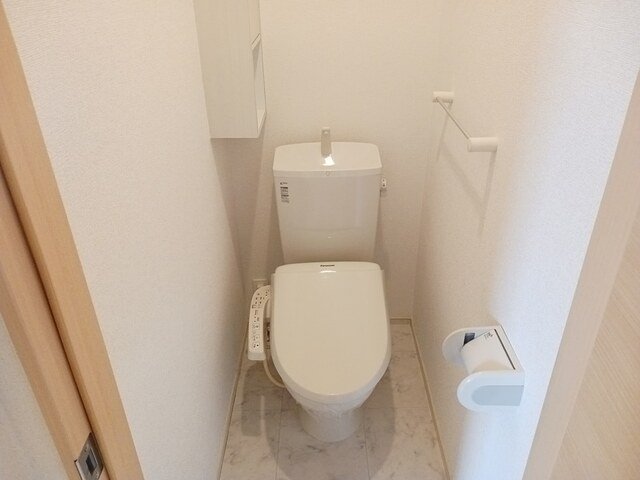 トイレ　落ち着いたトイレです