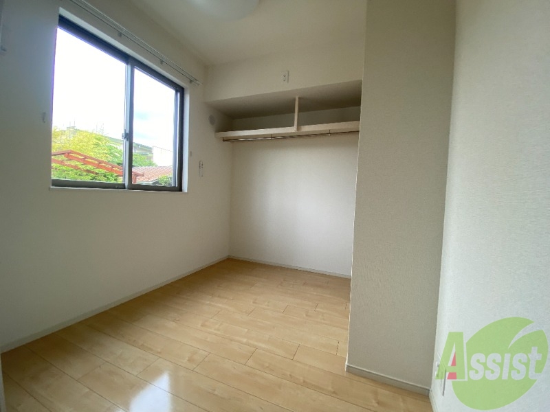 その他部屋・スペース　３．６帖の納戸デス、寝室としてもお使いいただけます