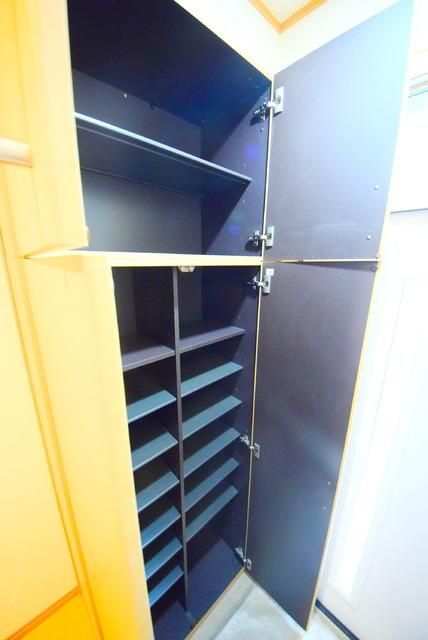 玄関　★★いっぱい収納できる、下駄箱★★