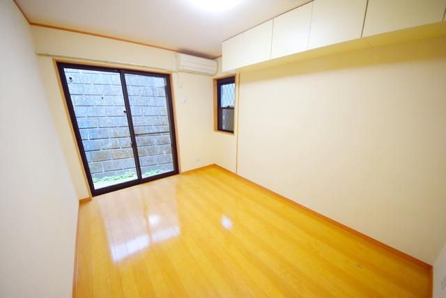 居室・リビング　★★明るい洋室★★