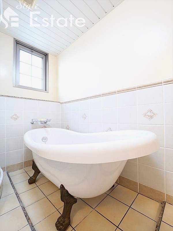 バス・シャワールーム　猫足バスタブ