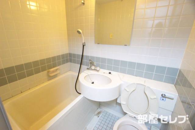 洗面設備　洗面台もきれいですね