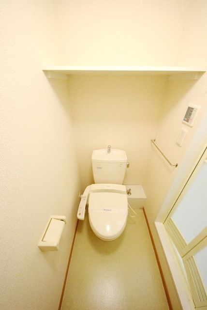 レオパレスグランツIIIのトイレ写真