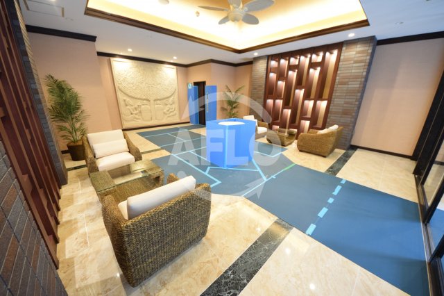 ロビー　ラクラス本町東　エントランスアプローチ