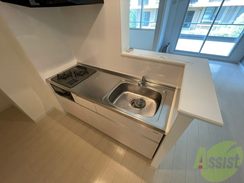 キッチン　システムキッチン完備で２口ついているので料理もできます！