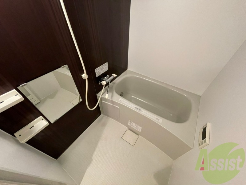 バス・シャワールーム　お風呂になります。一日の疲れを癒してくださいね。