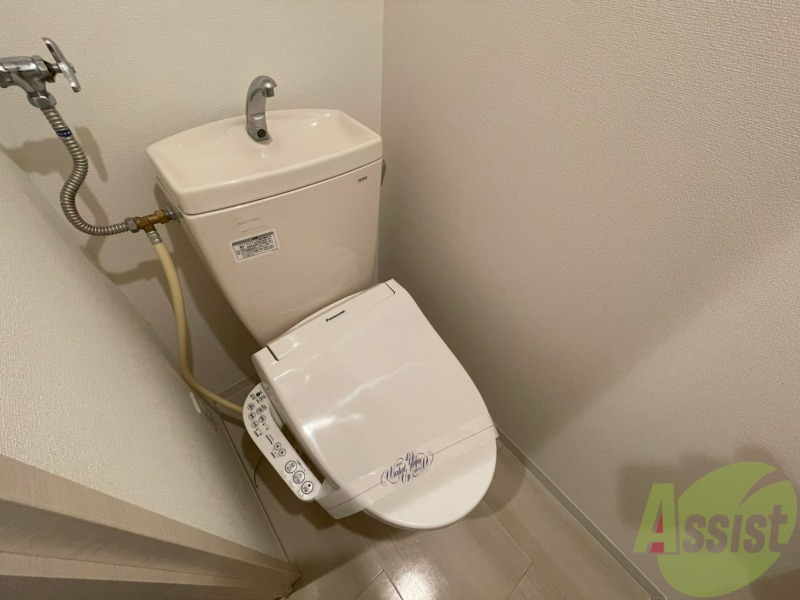 トイレ　ウォシュレット機能がついたトイレ。安心して使用できますね。