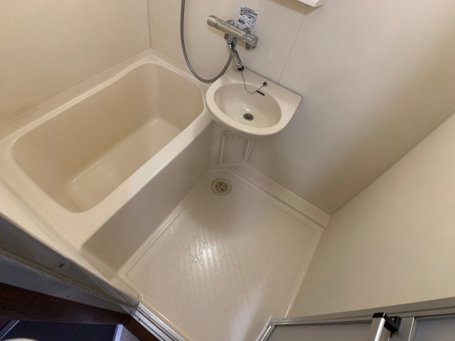 バス・シャワールーム　落ち着く空間のバスルーム♪