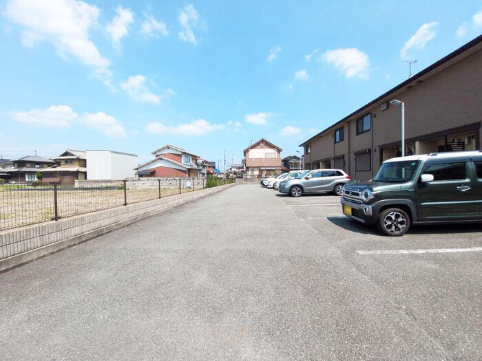 駐車場　駐車場