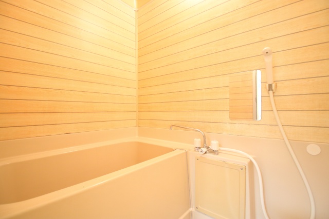 バス・シャワールーム　※違う号室の参考写真です。キッチン・バスルームの色合いが違う