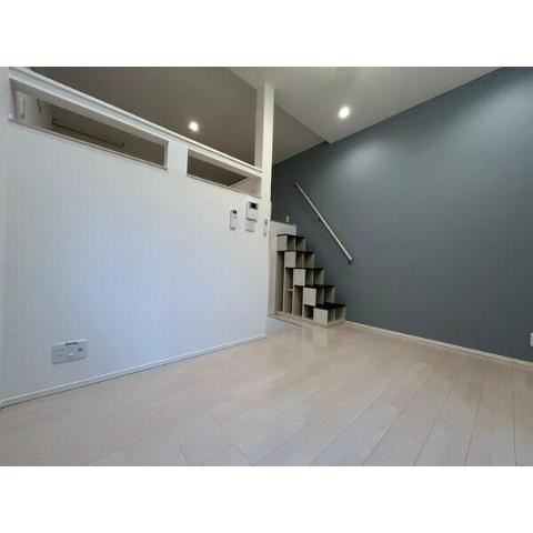 居室・リビング　室内