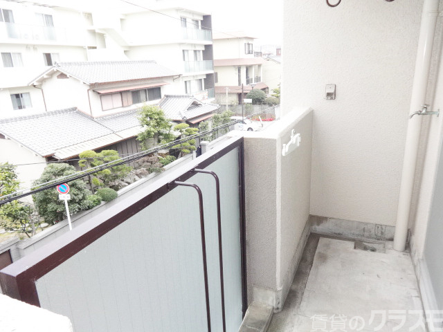 バルコニー　洗濯機はバルコニー置き☆そのまま干せるので便利です！