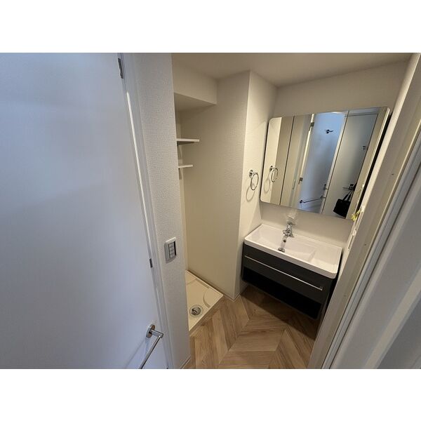 洗面設備　脱衣スペースもあります