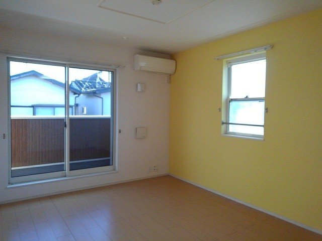 居室・リビング　こちらのリビングで趣味の時間をお楽しみください