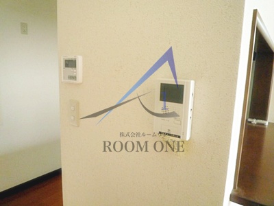 セキュリティ　モニター付きインターホンです。