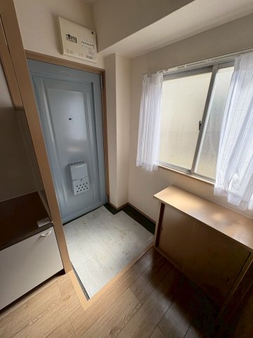 玄関　収納もある玄関です