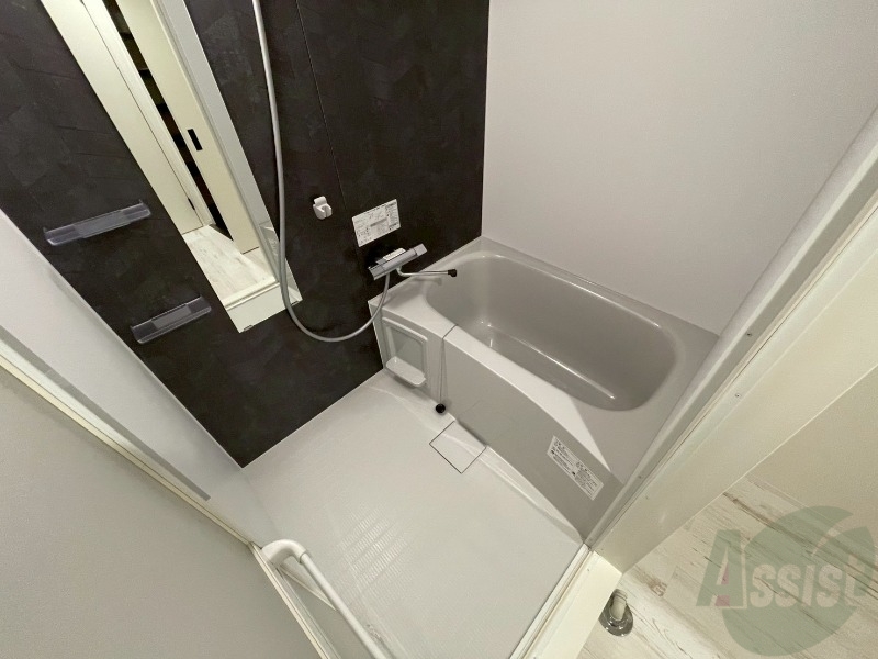 バス・シャワールーム　お風呂になります。一日の疲れを癒してくださいね。