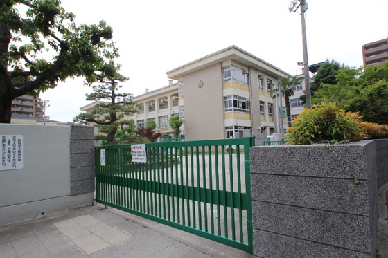 小学校　広島市立広瀬小学校（小学校）まで511m