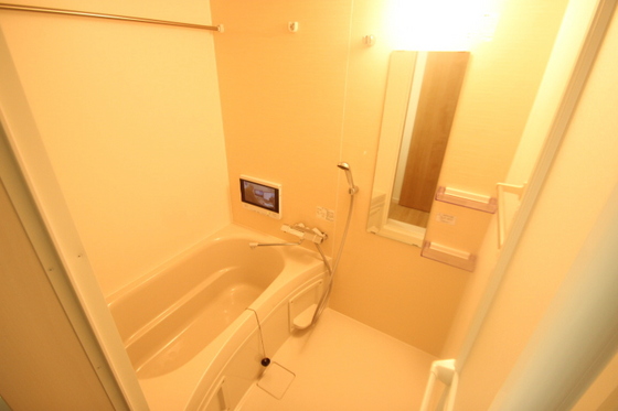 バス・シャワールーム　※別部屋の写真です