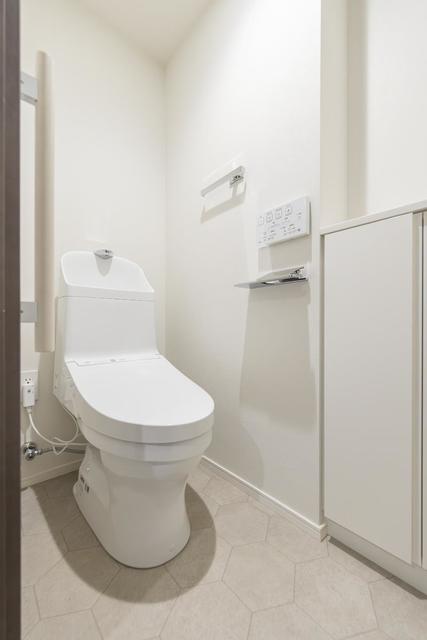 トイレ　※写真は同タイプ住戸です。