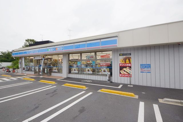 コンビニ　ローソンさいたま東門前店（コンビニ）まで735m